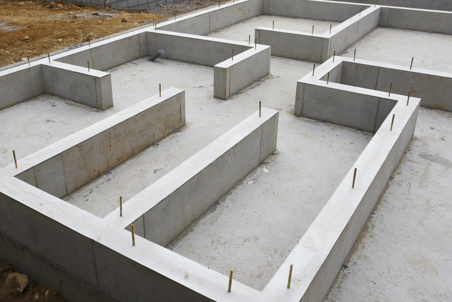 住宅の基礎工事｜基礎工事の種類や一般的な施工手順を紹介します！ | リクロスコーポレーション